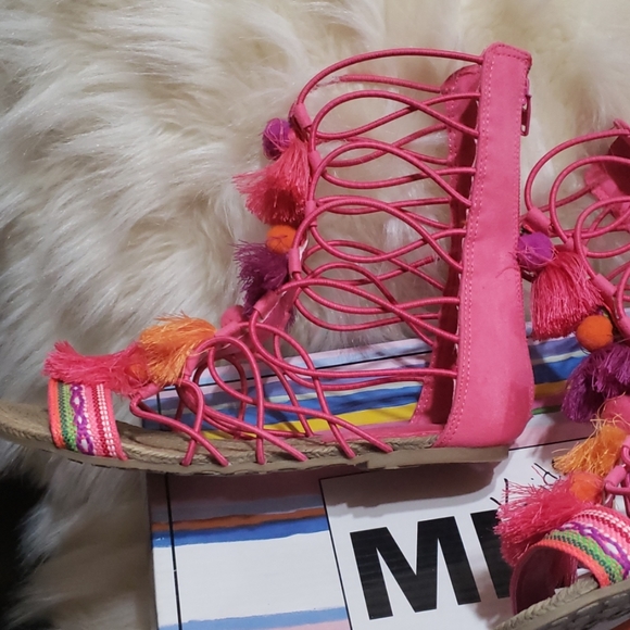 Mia pink girls sandals. Size 4 - Picture 3 of 5